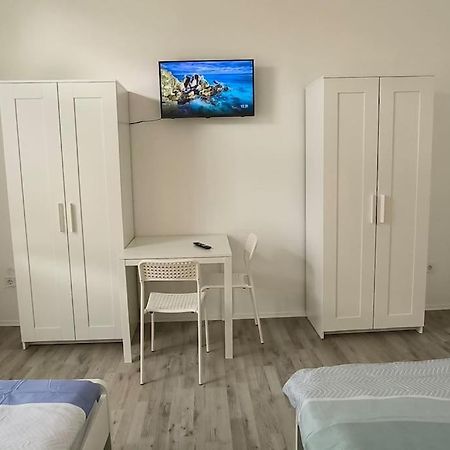 Ferienwohnung Fuer Bis Zu 6 Personen Zu Vermieten! Оберхаузен Экстерьер фото